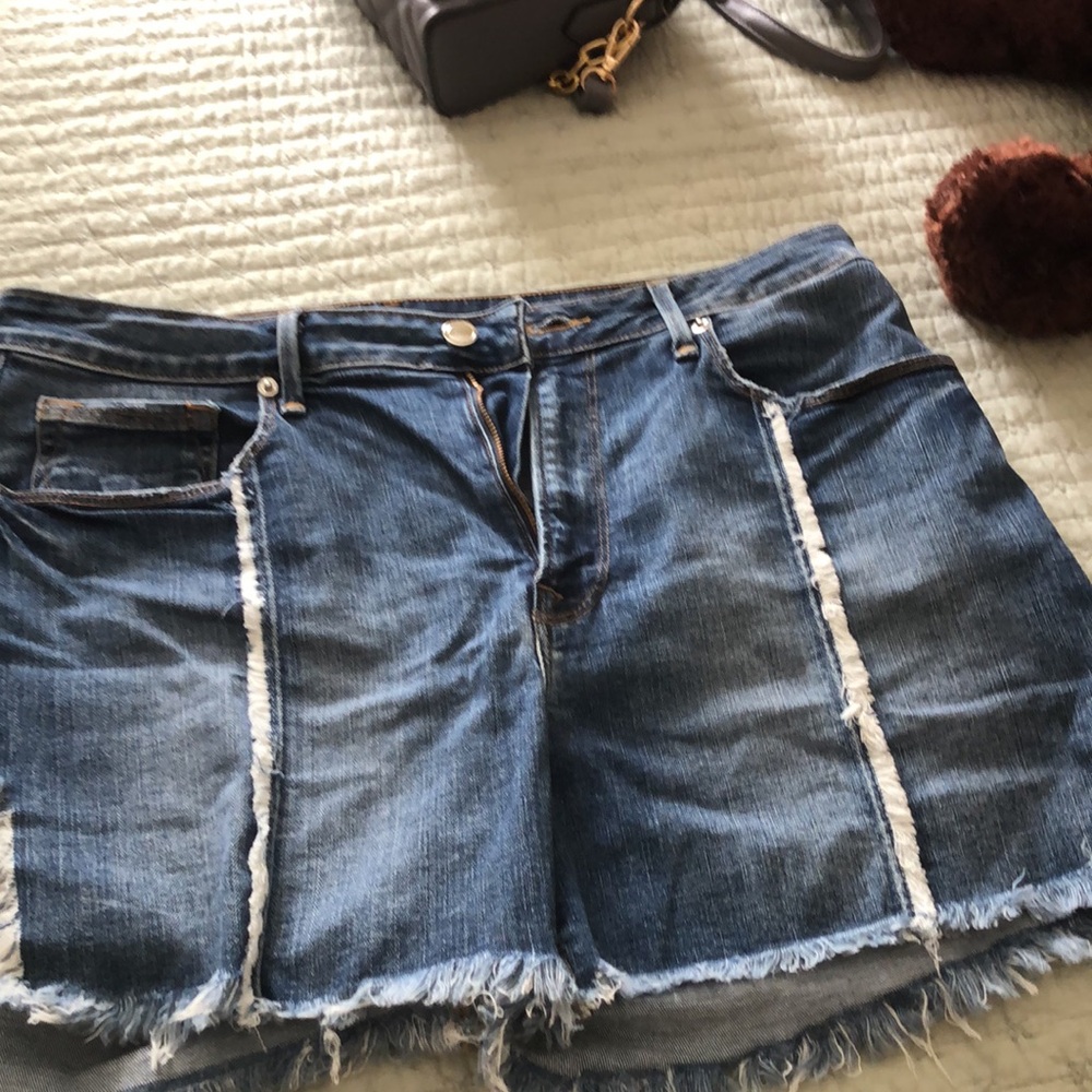 Good American shorts - Picture 2 of 3